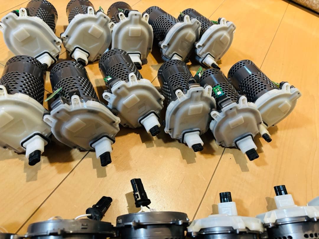 ジャンク ダイソン dyson V10V11純正メインモーター部 18セット