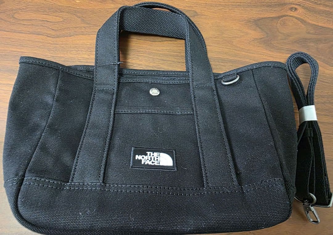【新品未使用】ノースフェイス　韓国　ブラック トートバッグS