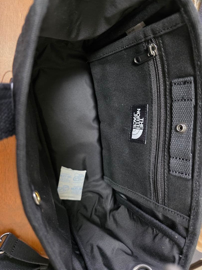 【新品未使用】ノースフェイス　韓国　ブラック トートバッグS