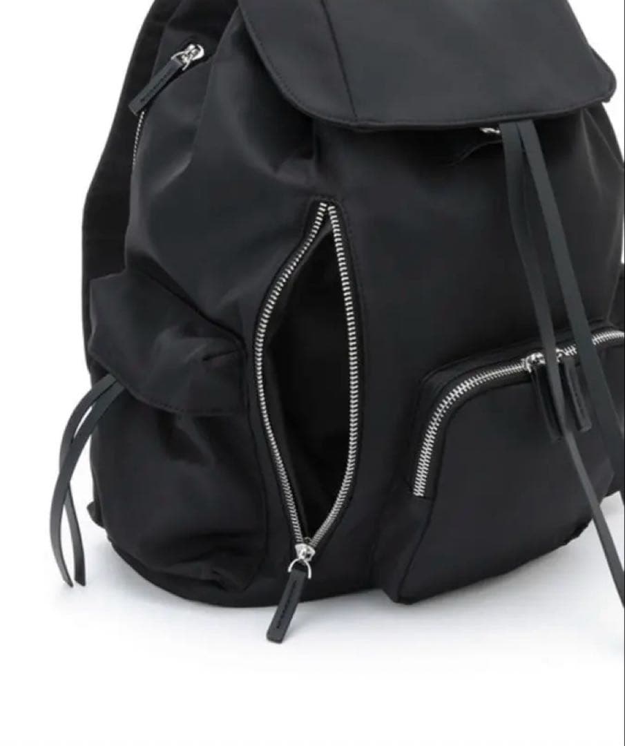 【2025最新版】ブラックナイロンリュック