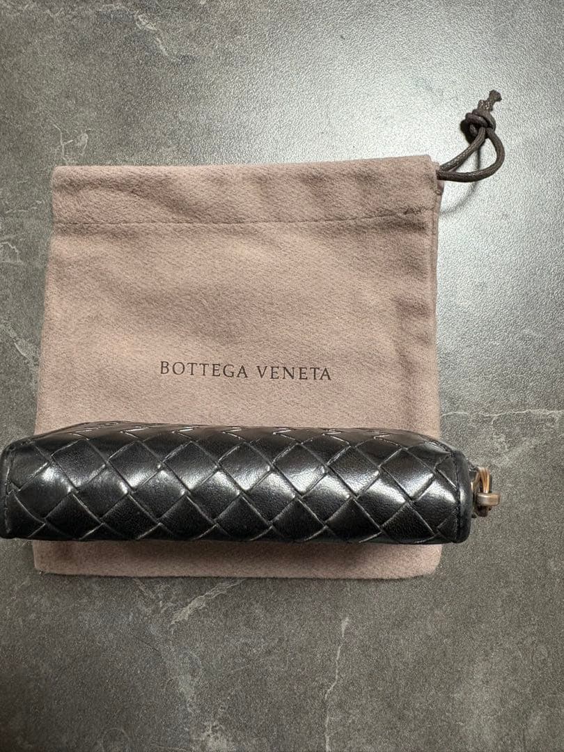 BOTTEGA VENETA ケース　イントレチャート　ブラック