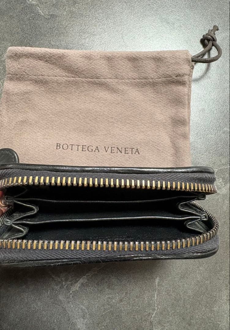 BOTTEGA VENETA ケース　イントレチャート　ブラック