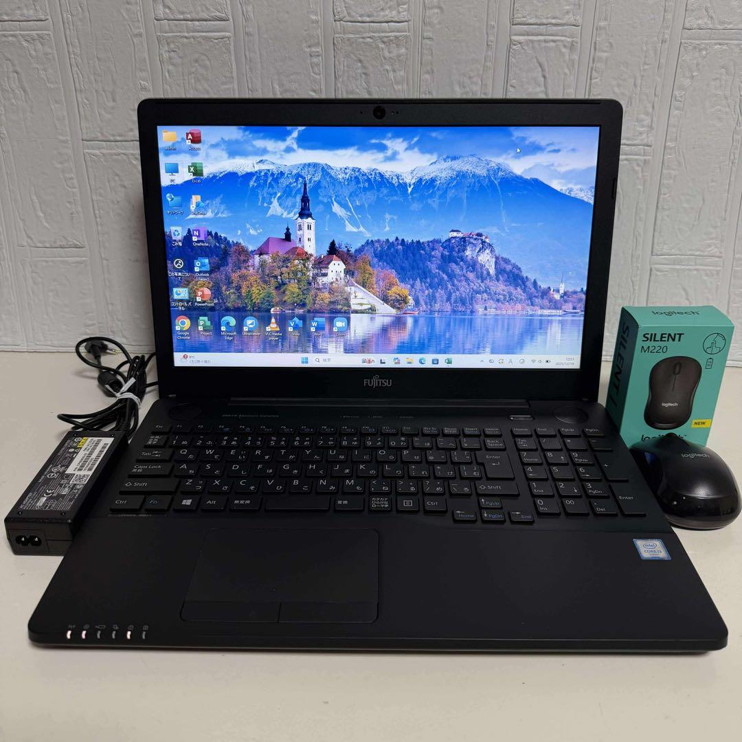 Windows11 オフィス付き　WebカメラSSD メモリ8GB 美品　富士通