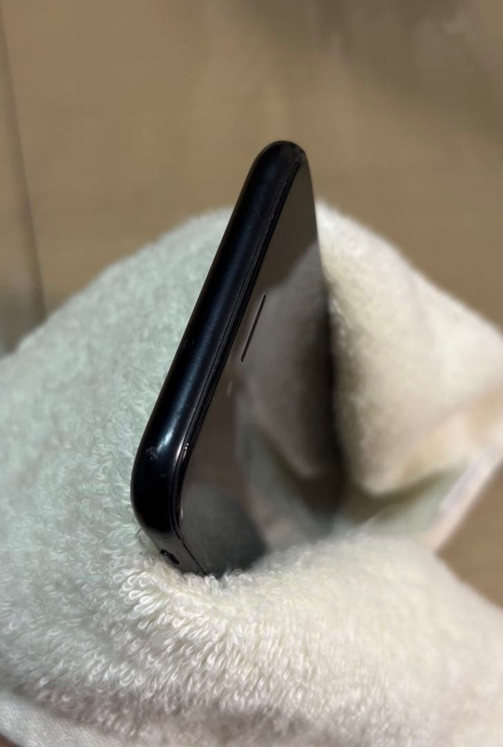 Apple iphone SE 第2世代　本体　simフリー