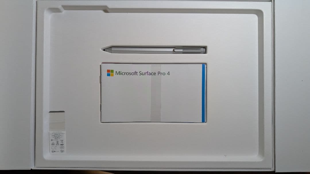 【美品】Microsoft Surface Pro 4（128GB/4GB）
