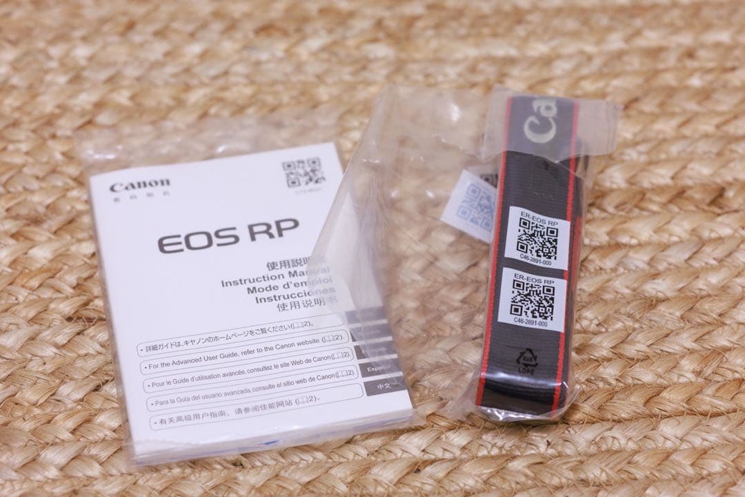 Canon EOS RP ミラーレス一眼 本体と付属品