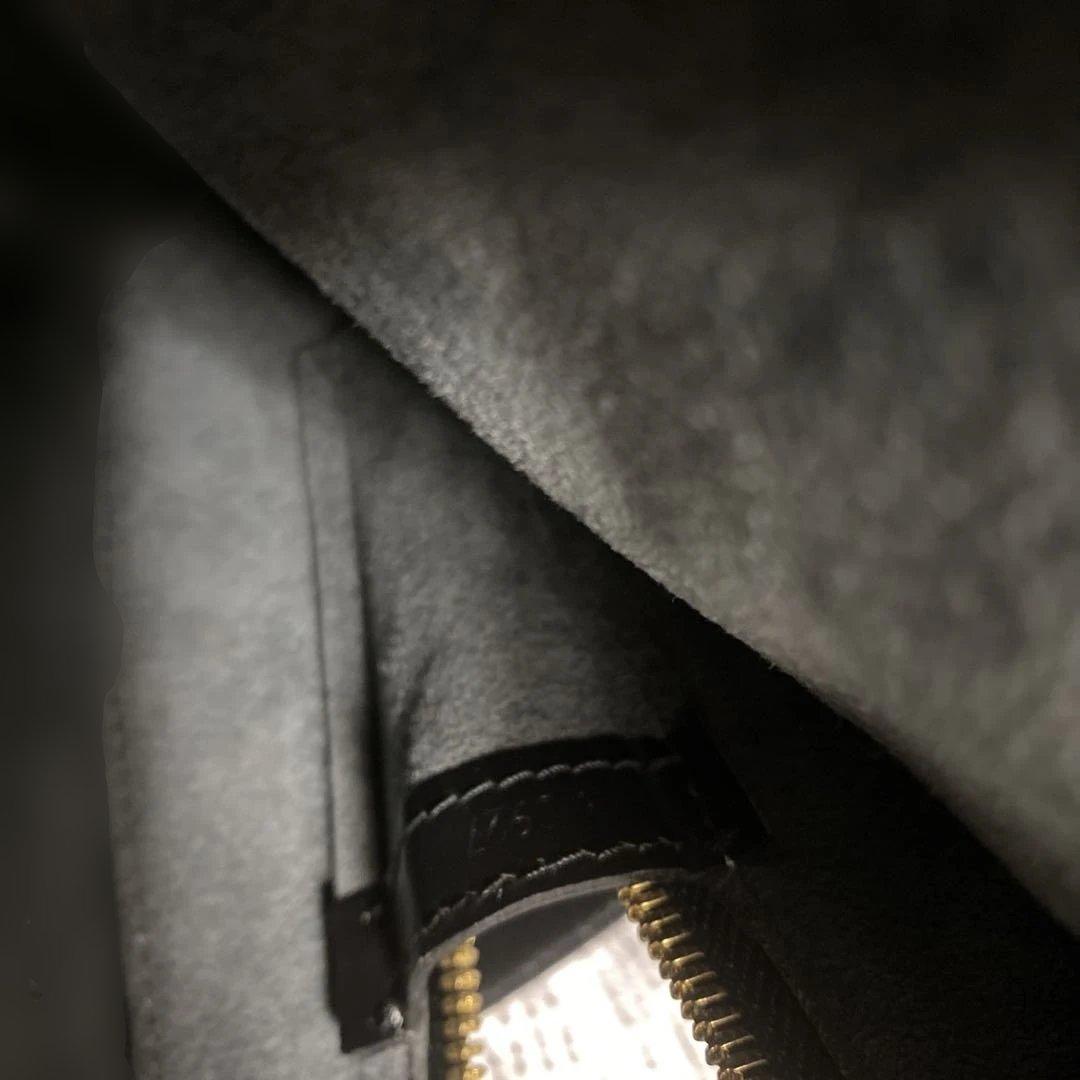 M*t様 ルイヴィトン　美品　ブラックエピレザーリュック