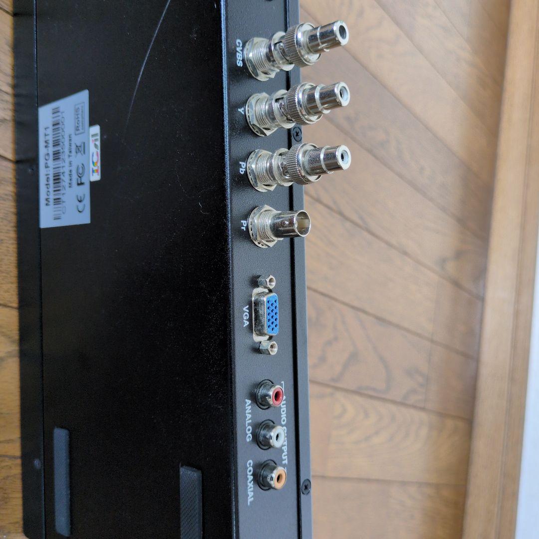 映像と音声のコンバーターです、プロジェクター等のコントロールに使用します。