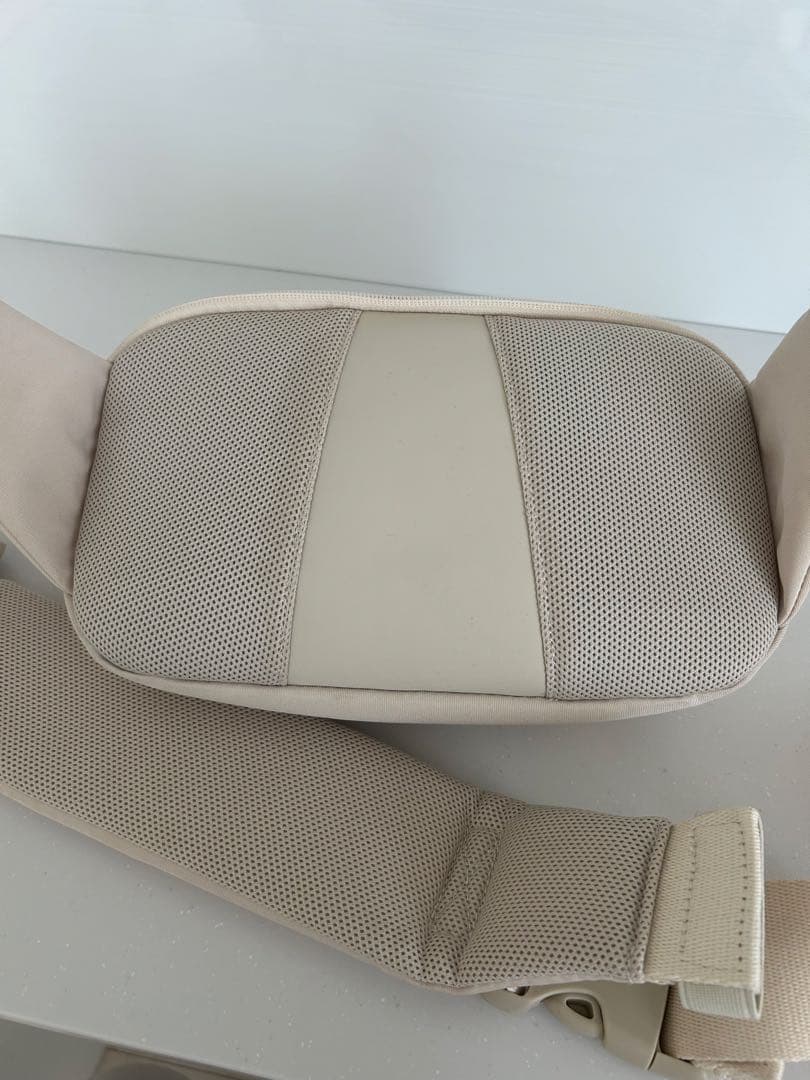 POMULU ヒップシート　ナチュラルアイボリー