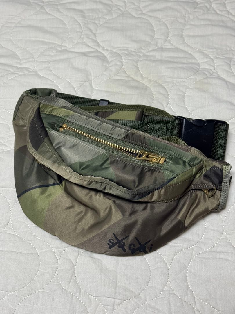 ⭐*️様 sacai x KAWS Bum Bag カモフラ