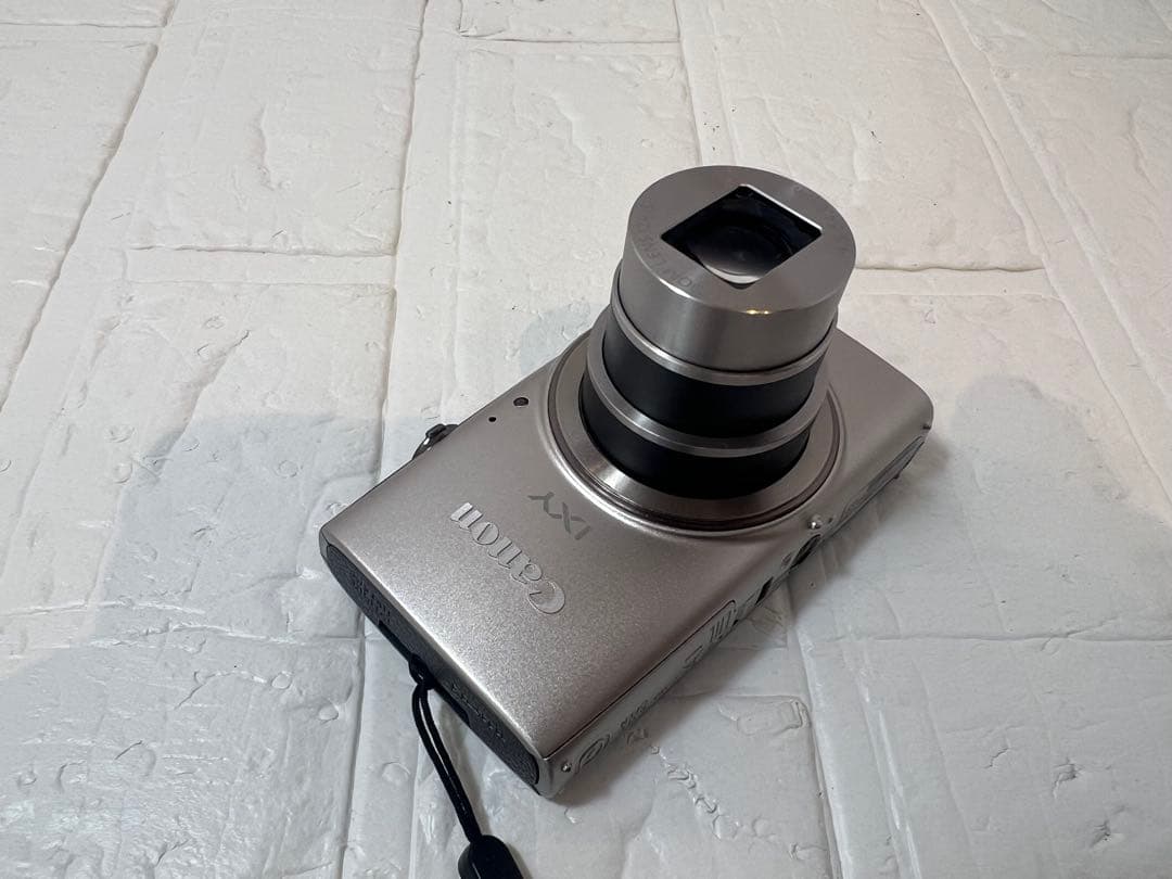 Canon カメラ　IXY 650 PC2274 シルバー　箱　充電器　コンデジ