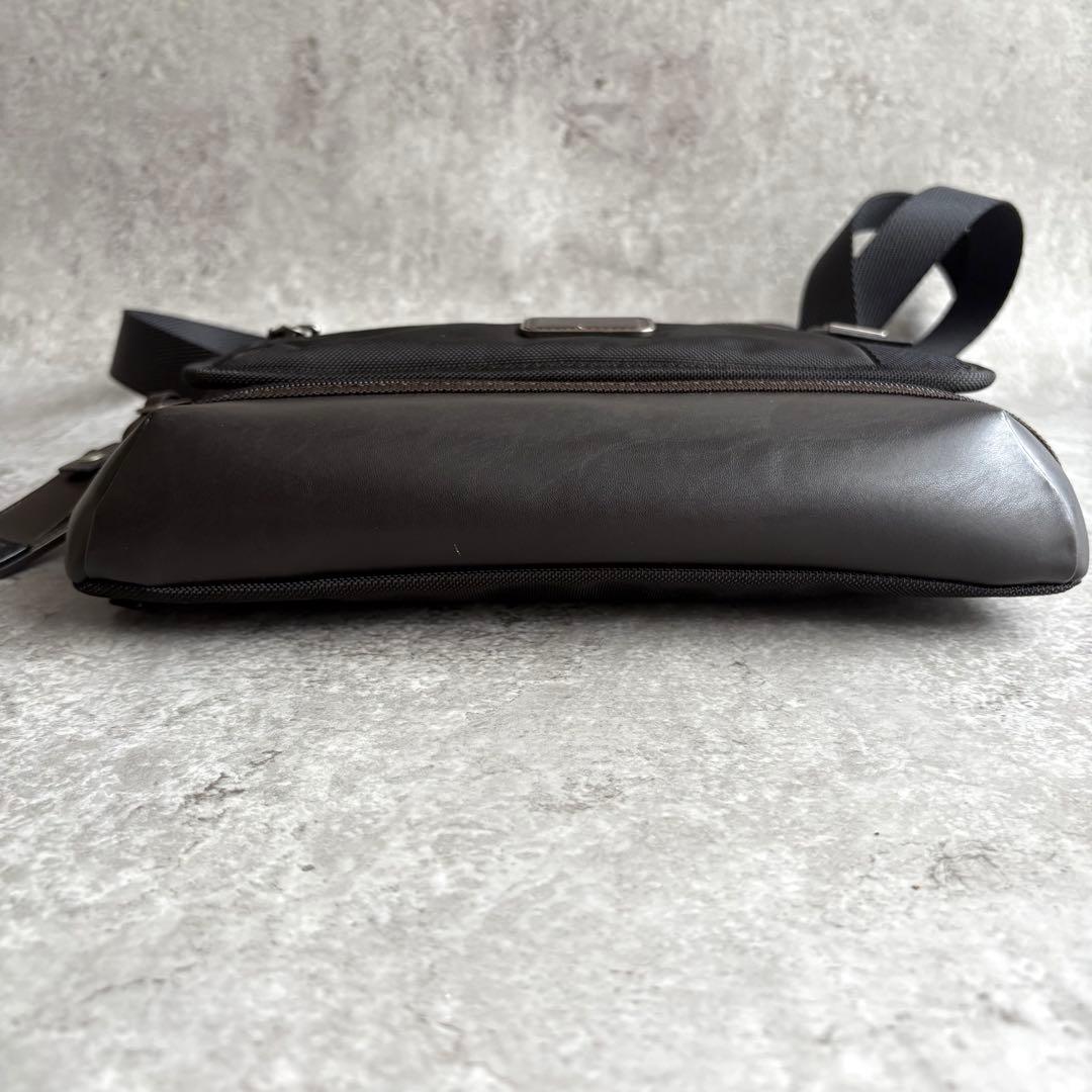 【極美品】TUMI ALPHA BRAVO メッセンジャー ショルダーバッグ