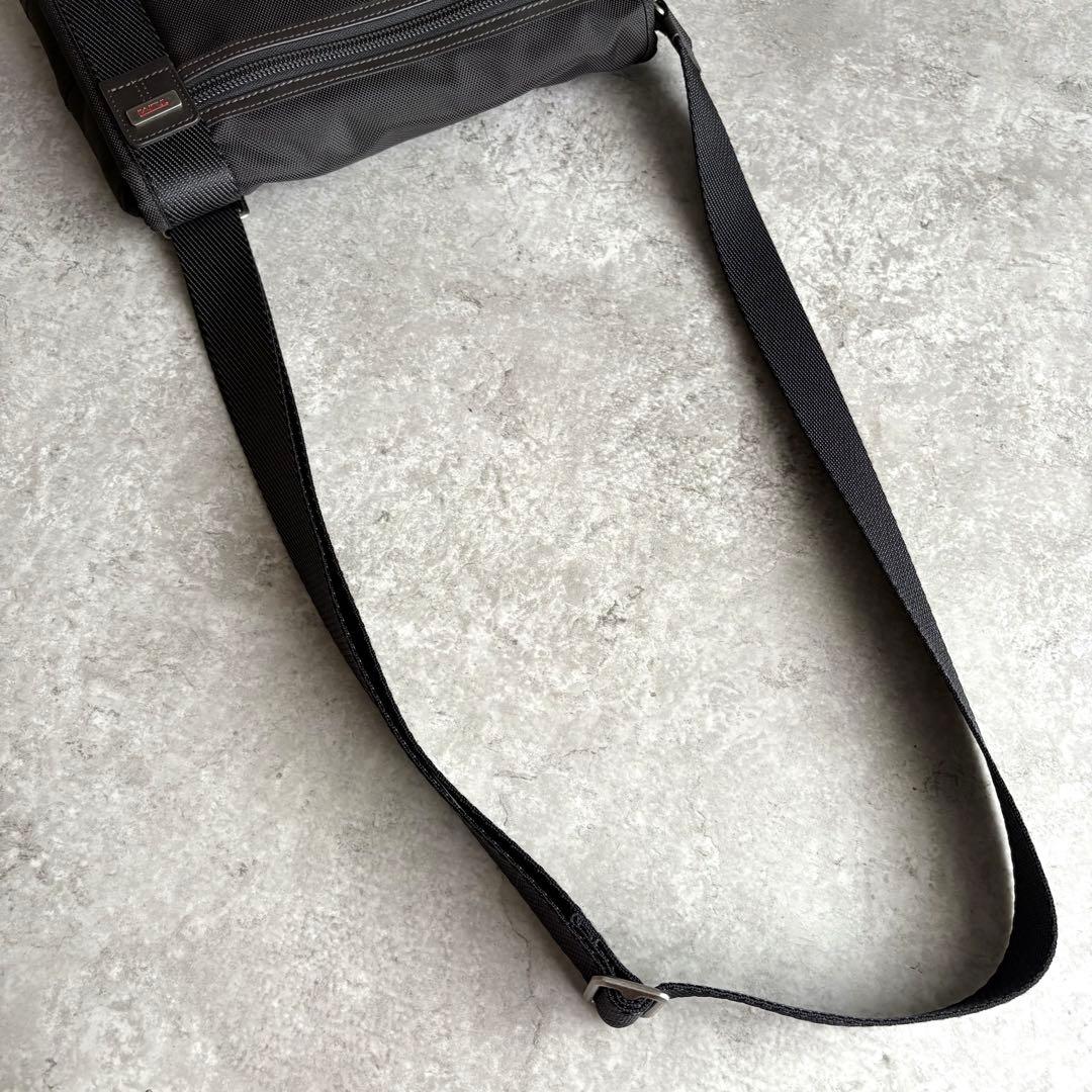 【極美品】TUMI ALPHA BRAVO メッセンジャー ショルダーバッグ