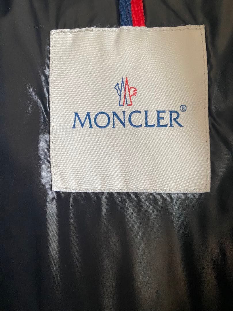 MONCLERフード付きダウンジャケット　ロング　ブラック