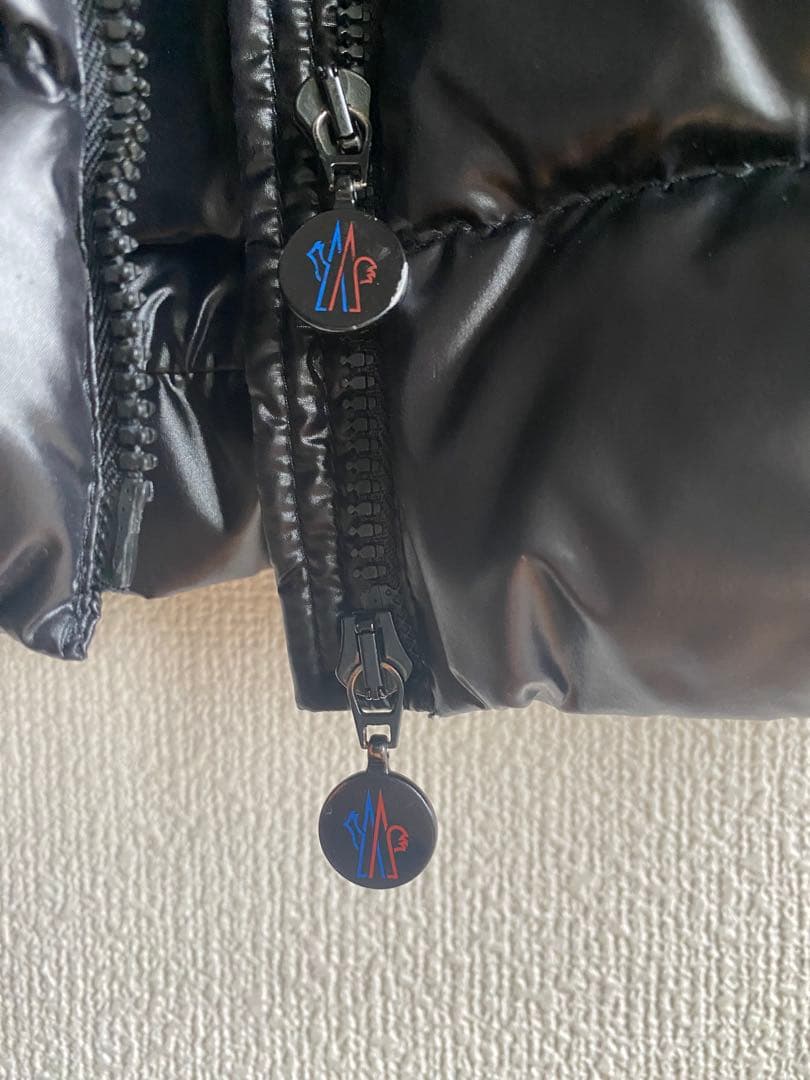 MONCLERフード付きダウンジャケット　ロング　ブラック