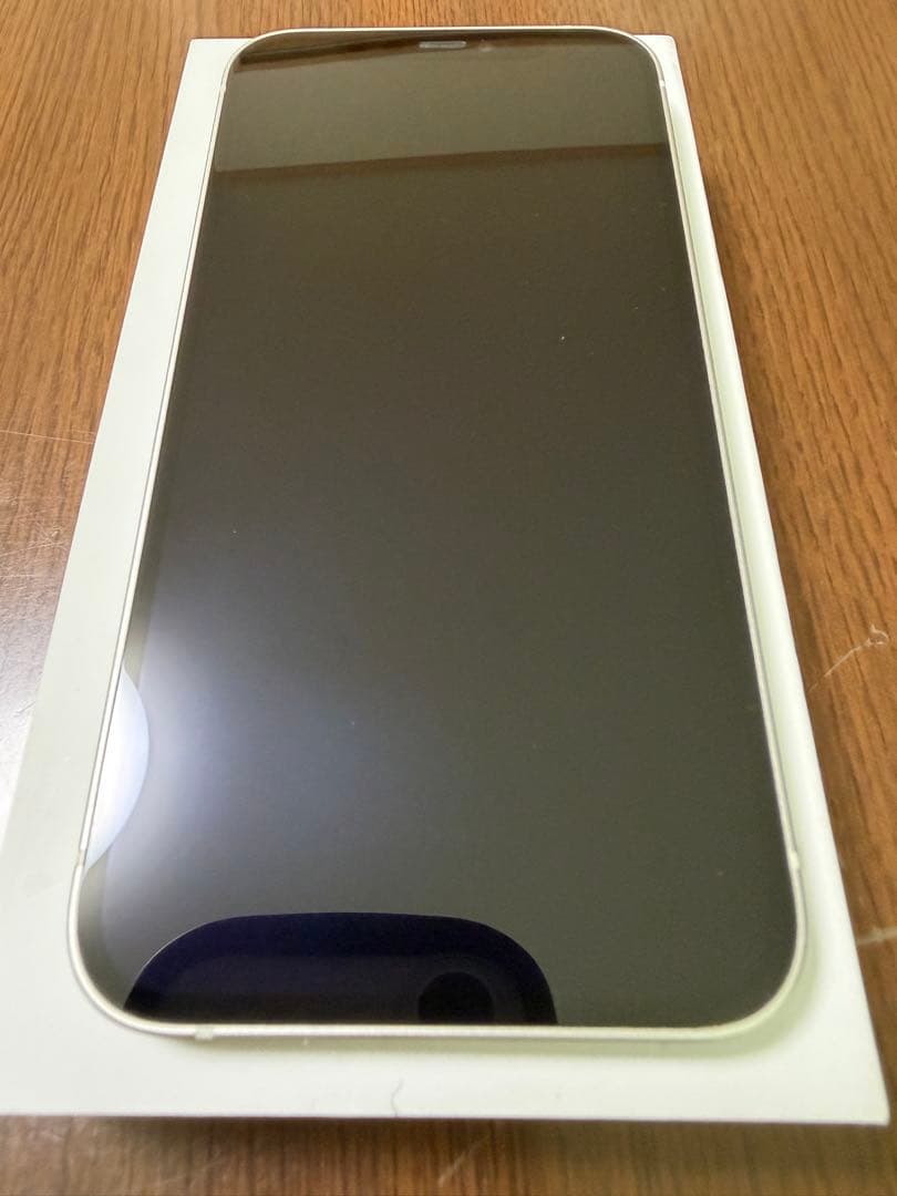 美品　iPhone12