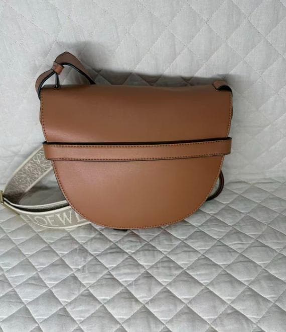 美品 LOEWE ショルダーバッグ