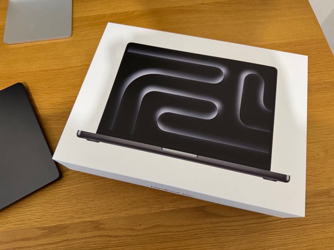 Macbook Pro M4 Proチップ 14インチ