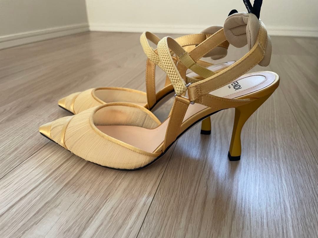 FENDI コリブリ　ミュール パンプス イエロー ストラップ ハイヒール