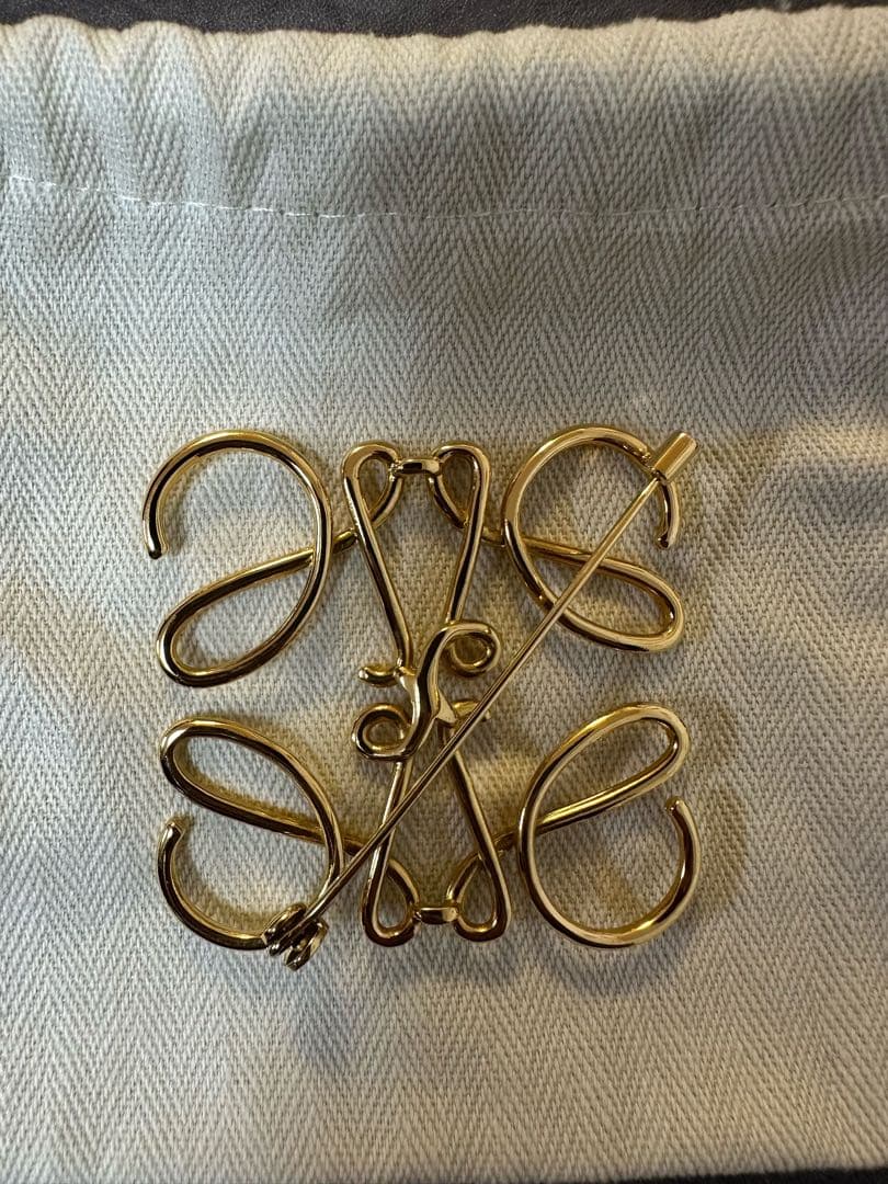 (正規品)LOEWE アナグラムブローチ