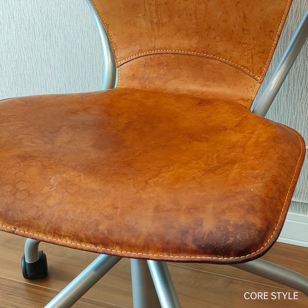 カリモク　デザインワークチェア　ヌメ革　回転式