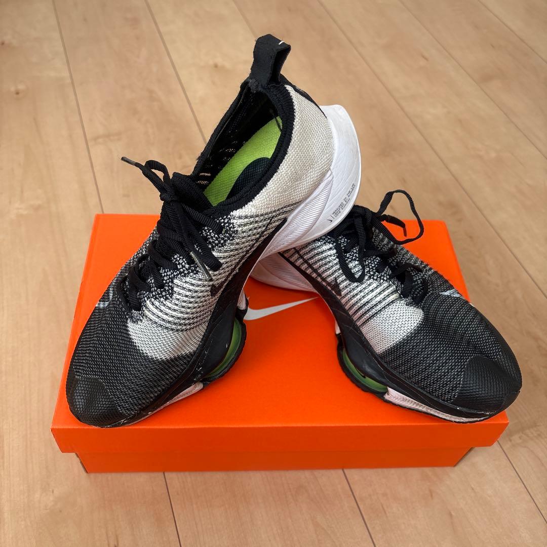 Nike エアズームテンポネクスト%25.5cm