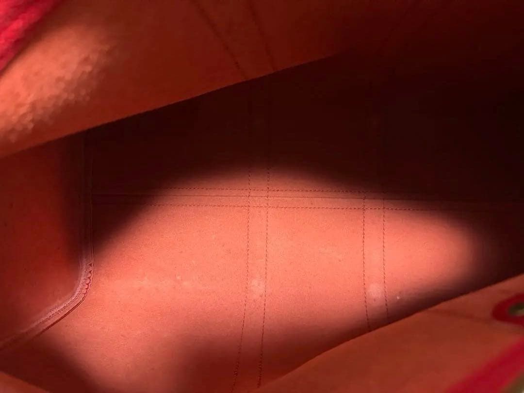 ルイヴィトン エピ レザー 赤 バッグ