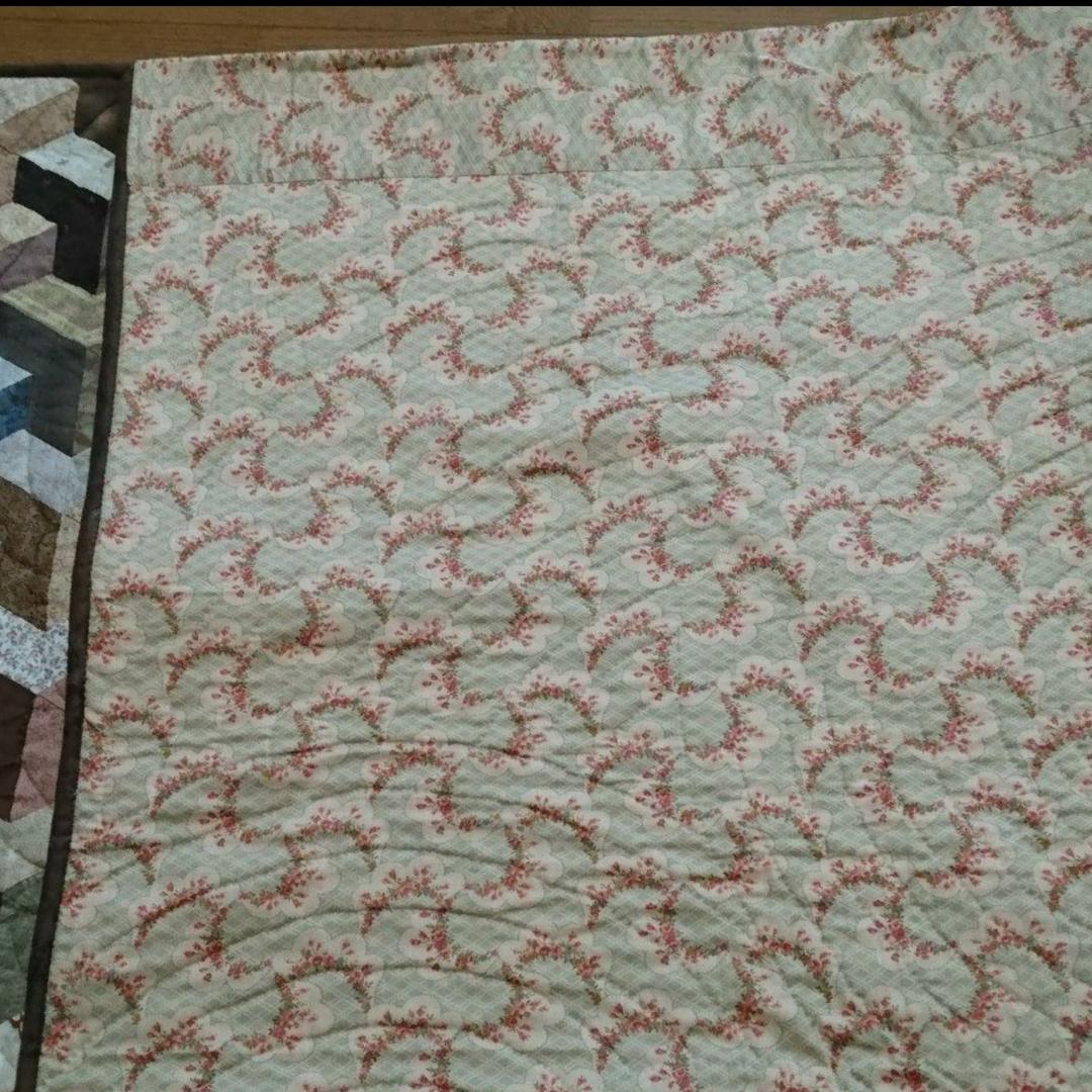 パッチワーク インナーシティ タペストリー ベッドカバー 穏やかな秋