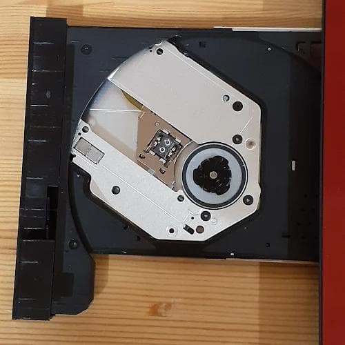 80L0203-06 dynabook T75/VRS2 赤 8GB 1TB