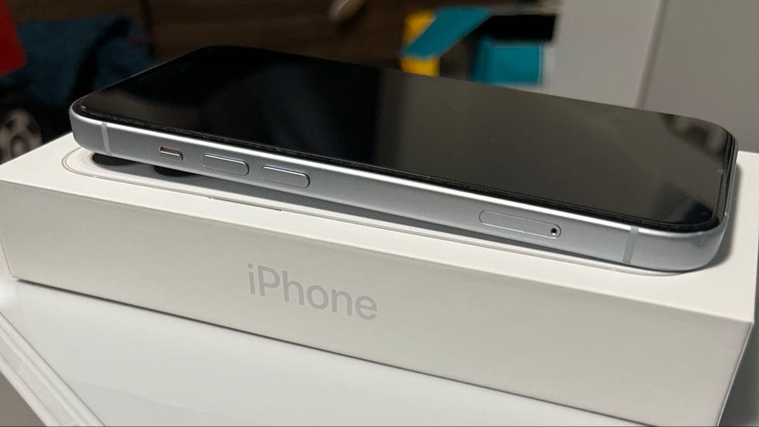 【美品】Apple iPhone 15 ブルー本体