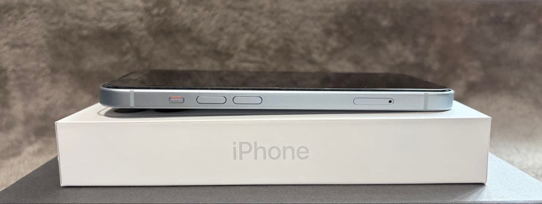 【美品】Apple iPhone 15 ブルー本体