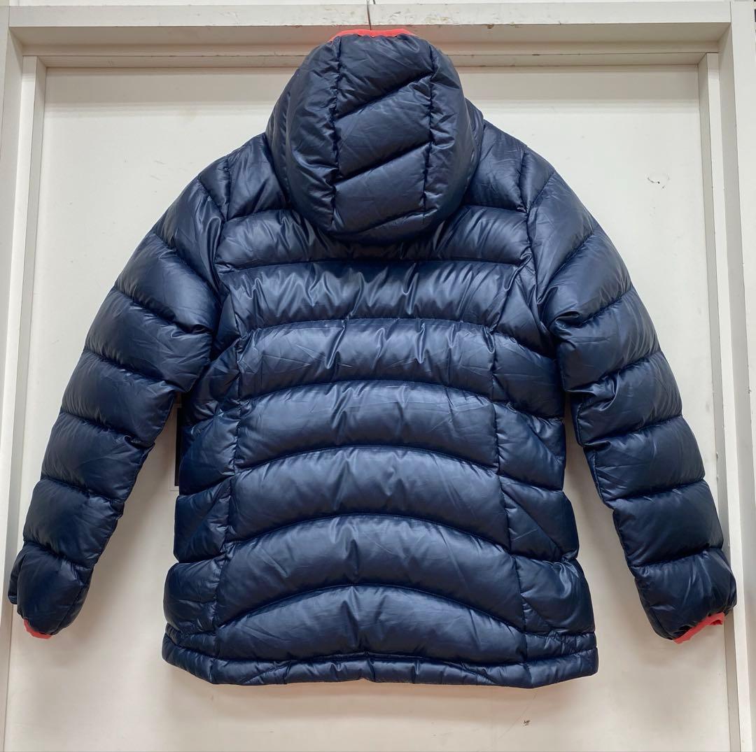 パタゴニア　ハイロフトダウンセーター　ネイビーレディース　SからM相当