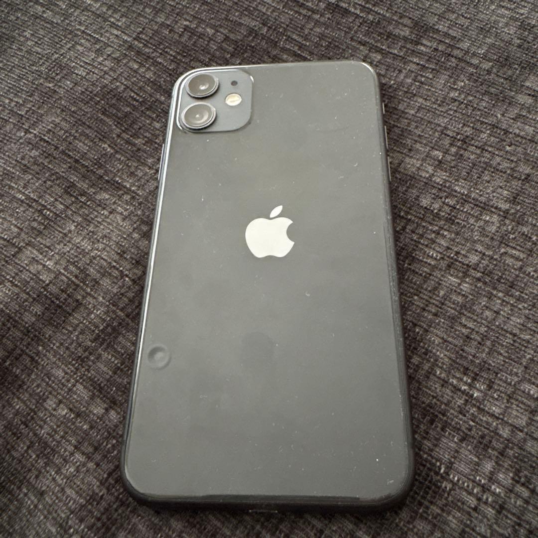 Apple iPhone 11 ブラック 画面にひび割れあり