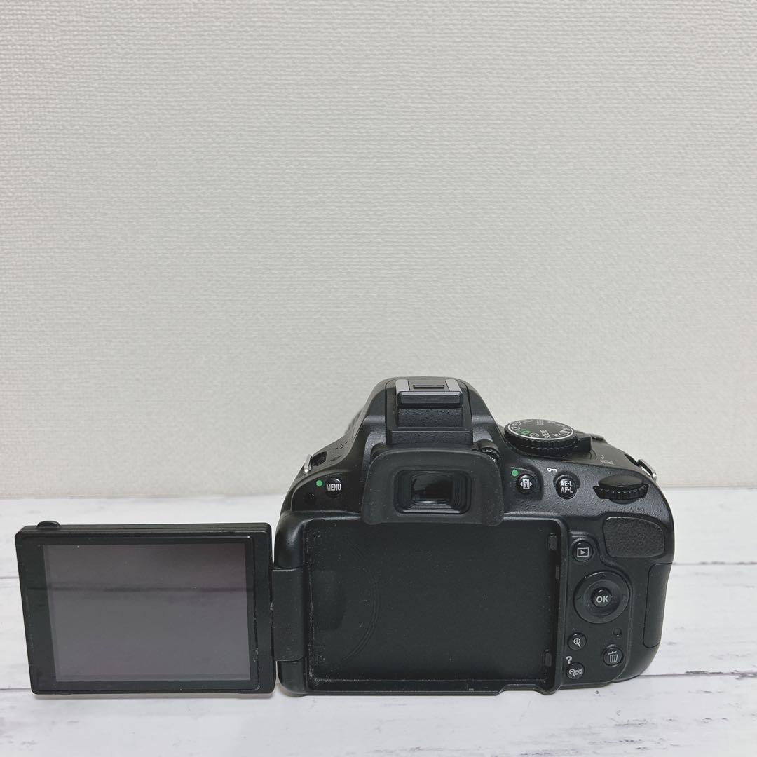 【動作OK】　NIKON D5100 レンズ付き　一眼レフ