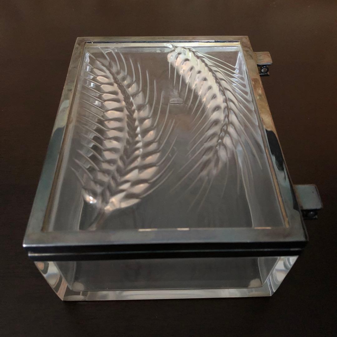 ざ*ー様 ラリックの小物入れ、エピスの蓋付き長方形ジュエリーボックス