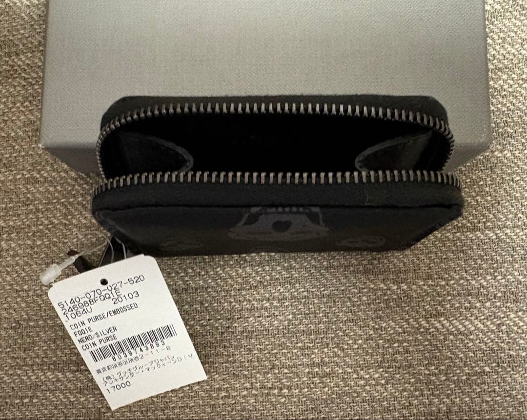 【未使用】アレキサンダーマックィーン　スカル柄ケース　ブラック