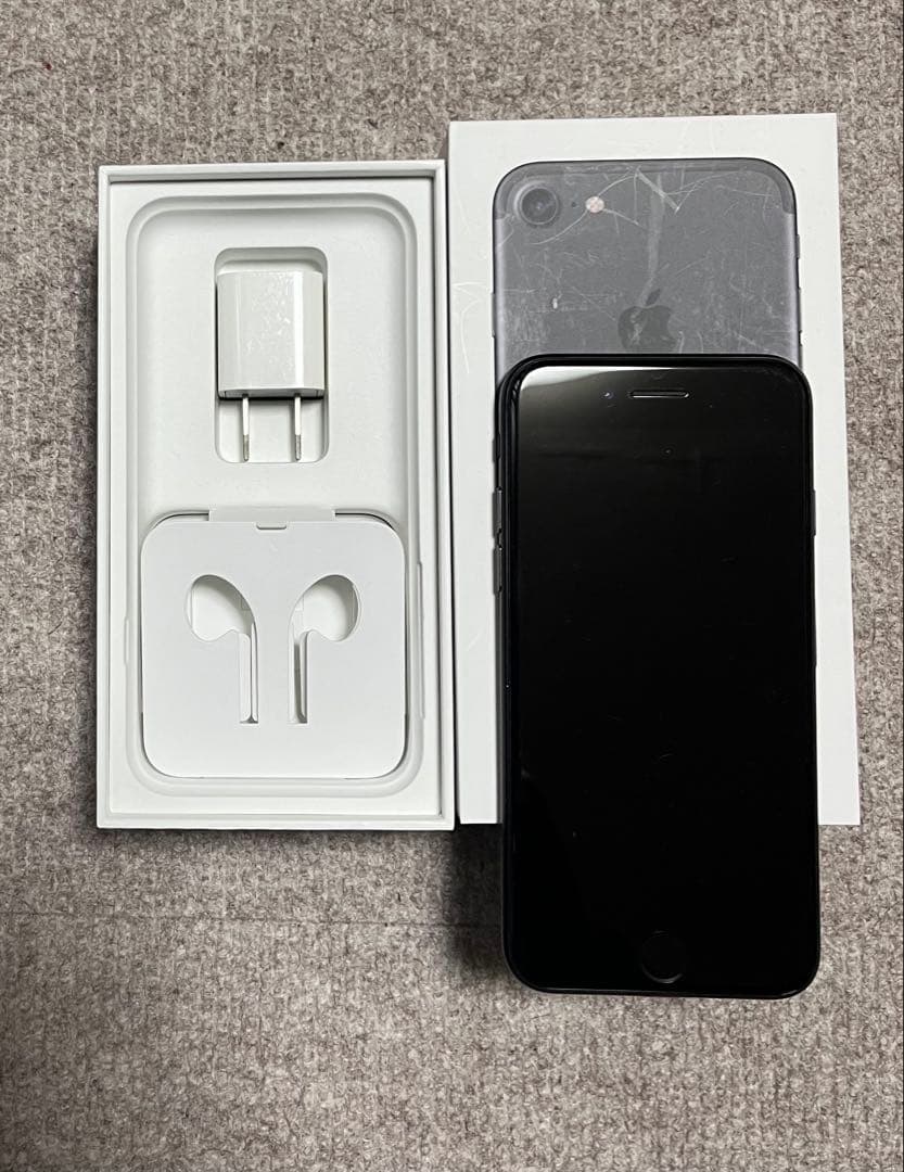 Apple iPhone 7 ブラック 本体