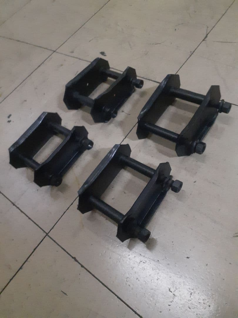 【送料無料】 ジムニー JA11 純正 シャックル 4個セット