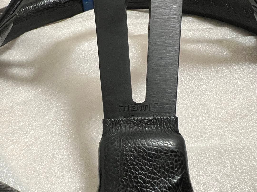 MOMO ステアリングホイール ドリフティング