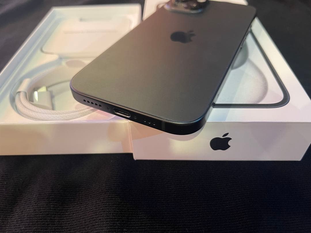 iPhone 15 128GB バッテリー100%