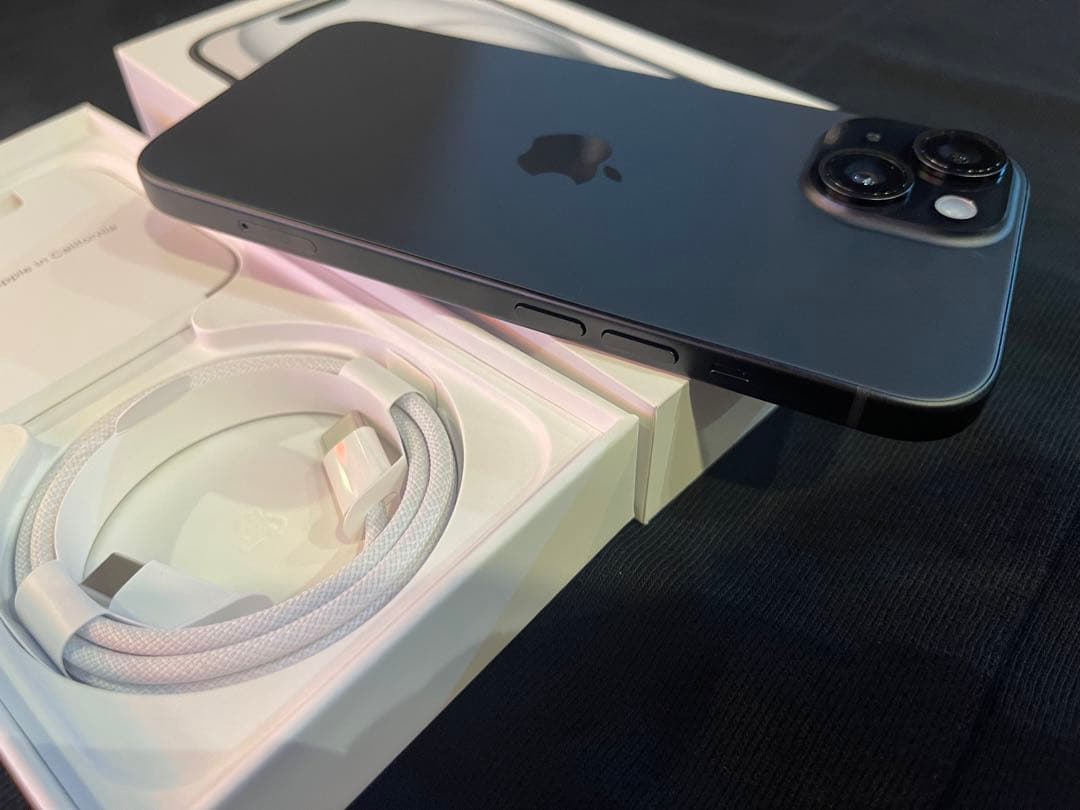 iPhone 15 128GB バッテリー100%