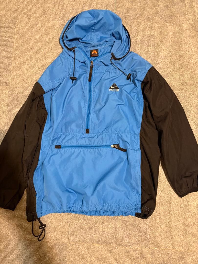 Nike ACG フード付きナイロンジャケット