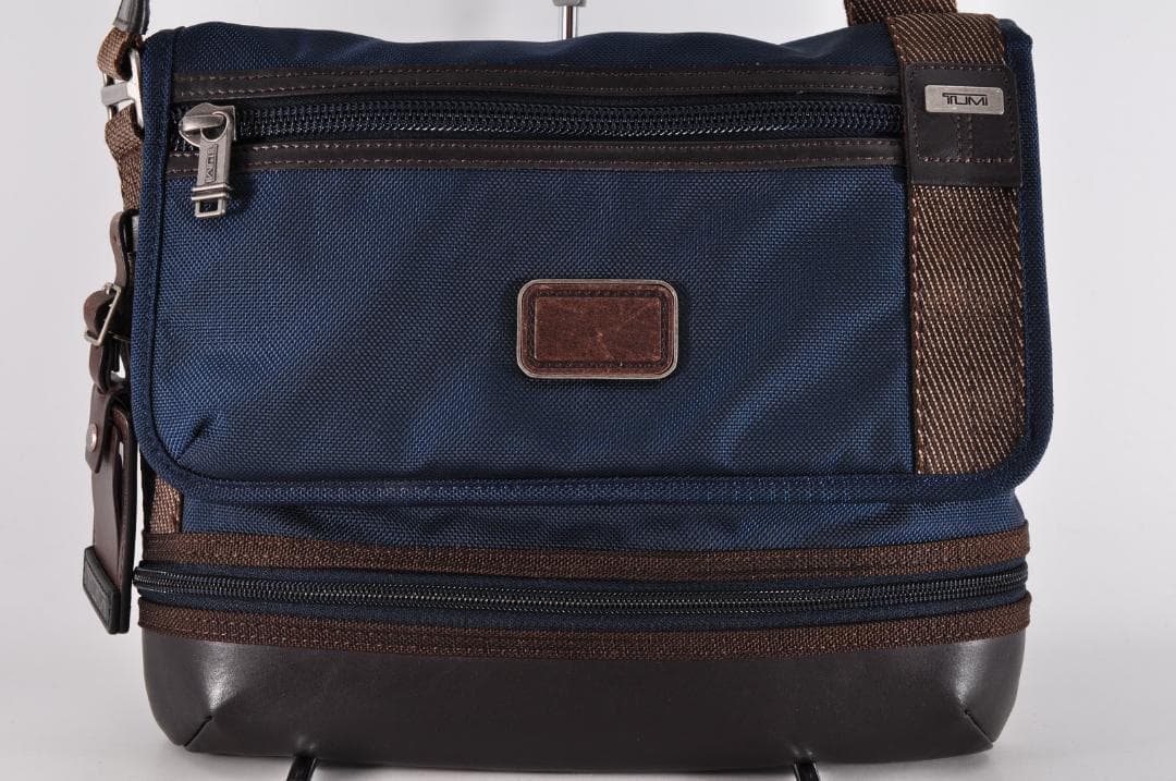 美品 TUMI トゥミ アルファブラボー メッセンジャーバッグ ショルダー　２