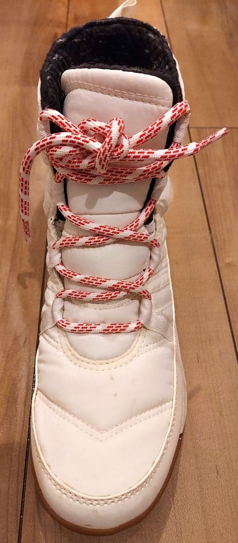 (値下げ)SOREL ウィットニーII ショートレース 防水 ホワイトブーツ