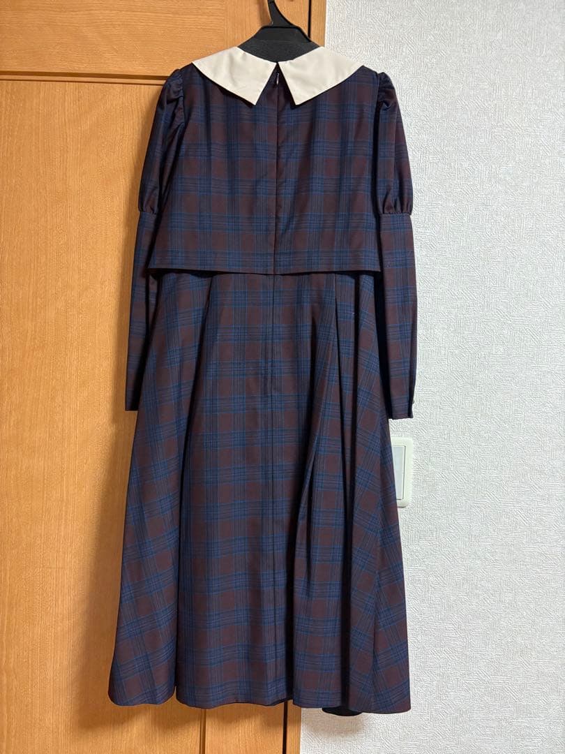 メゾンドフルール　プチローブカノン　クロエが微笑むワンピース