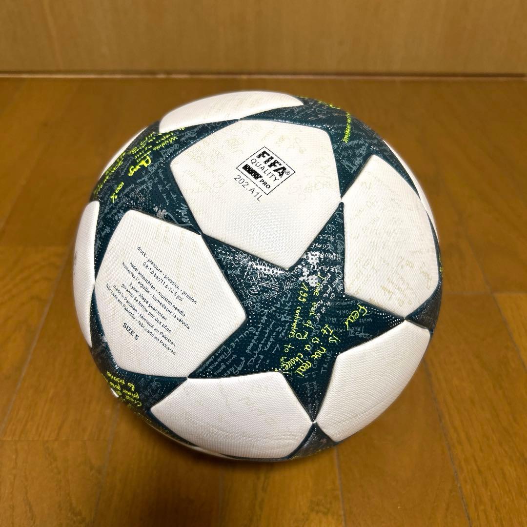 adidas チャンピオンズリーグ サッカーボール　公式球