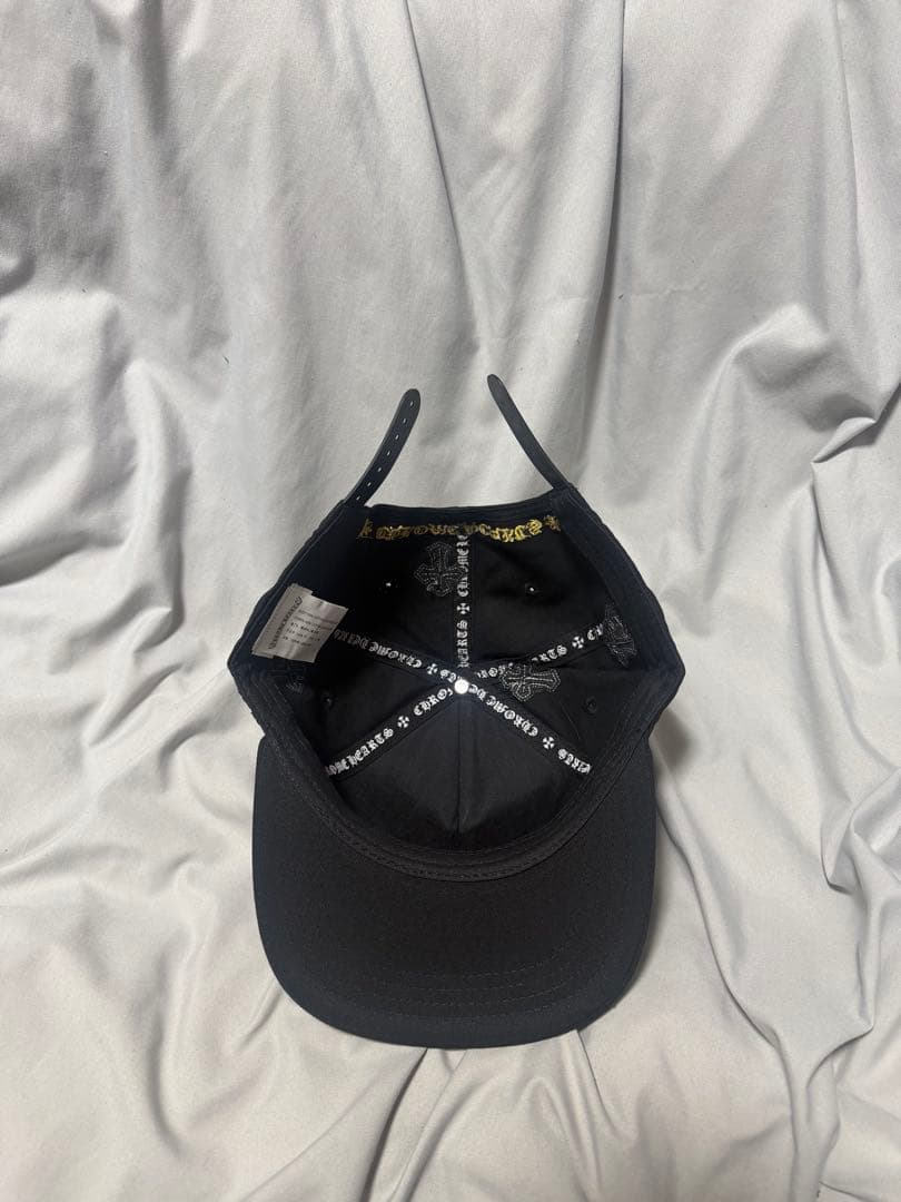 CHROME HEARTS 黒のベースボールキャップ