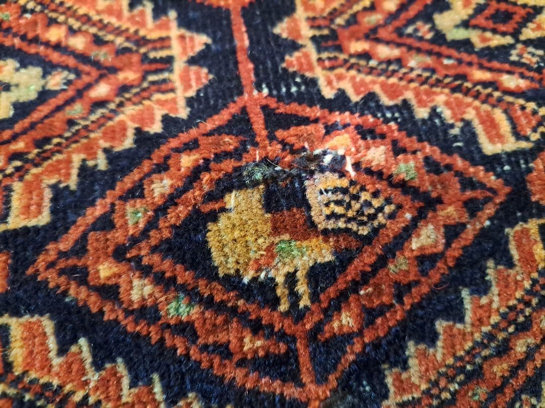 手織りトライバルラグ　ヴィンテージラグ　イラン　ウール　ペルシャ絨毯　バルーチ