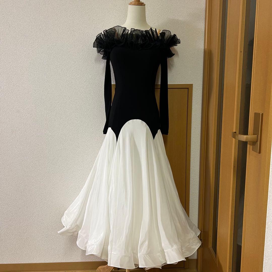 社交ダンス ワンピース ブラック×ホワイトオフショルダードレス