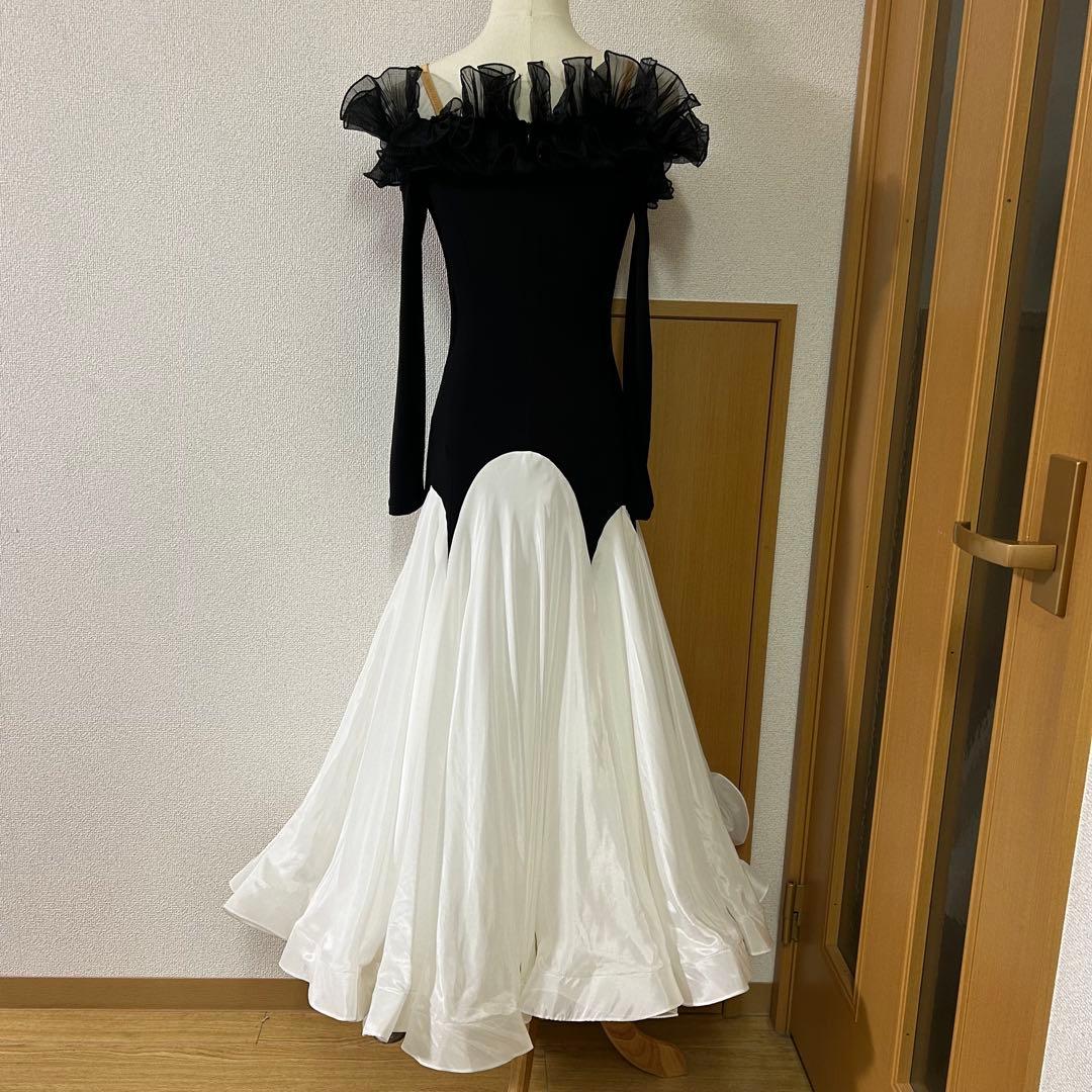 社交ダンス ワンピース ブラック×ホワイトオフショルダードレス